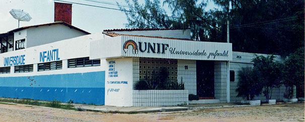 A Unif em data próxima de sua fundação